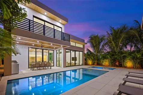 290 NW 48th Street Miami FL 33127
