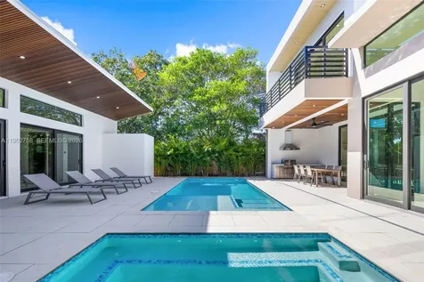 290 NW 48th Street Miami FL 33127