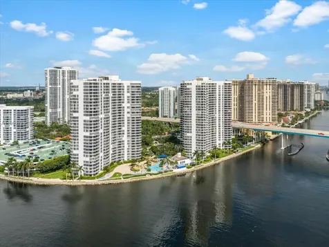 19195 NE 36th Court Aventura FL 33180