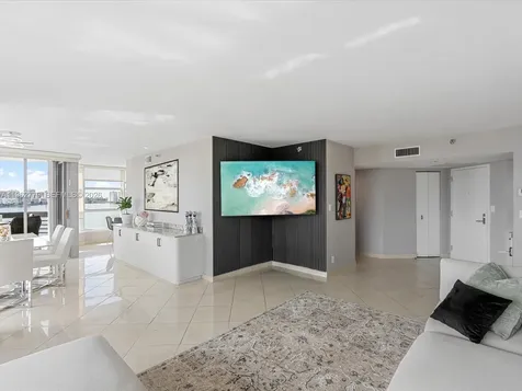 19195 NE 36th Court Aventura FL 33180