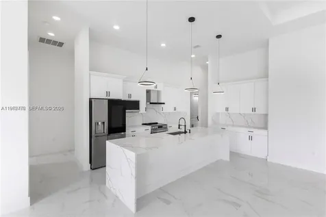 4330 NW 34th Avenue Cape Coral FL 33993