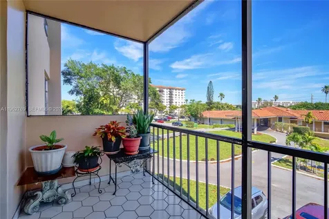4160 Inverrary Drive Lauderhill FL 33319