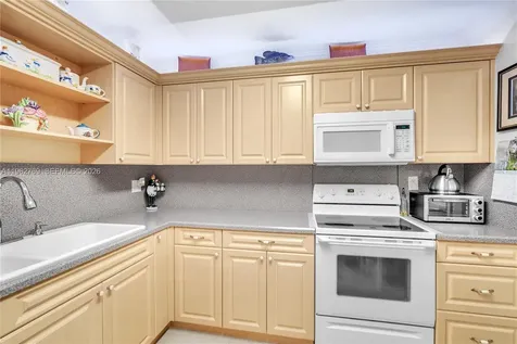 4160 Inverrary Drive Lauderhill FL 33319