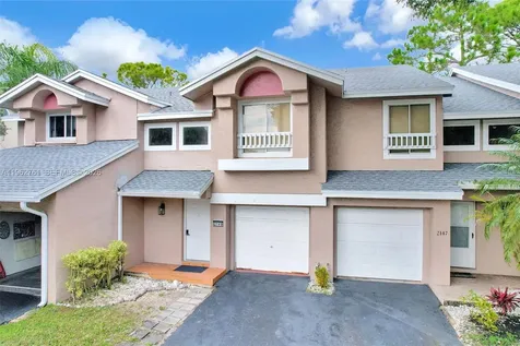 2149 W Discovery Circle W Deerfield Beach FL 33442