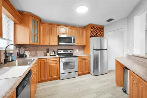 2149 W Discovery Circle W Deerfield Beach FL 33442