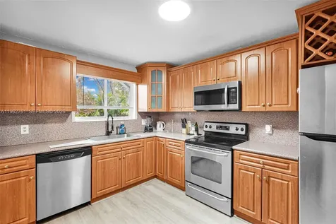 2149 W Discovery Circle W Deerfield Beach FL 33442