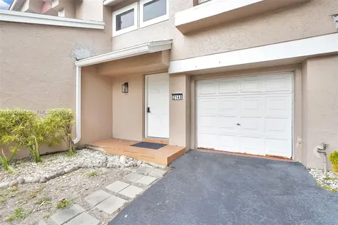 2149 W Discovery Circle W Deerfield Beach FL 33442