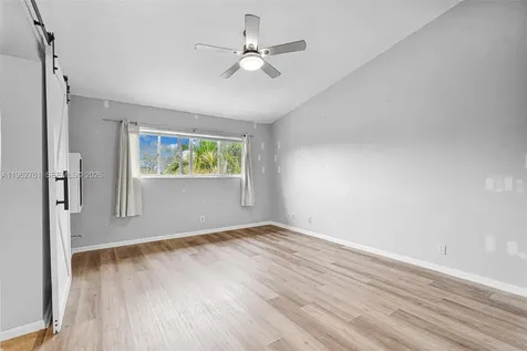 2149 W Discovery Circle W Deerfield Beach FL 33442