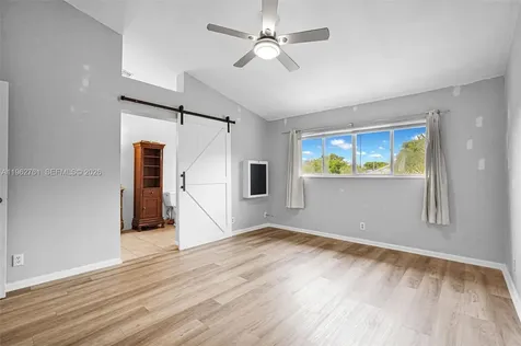 2149 W Discovery Circle W Deerfield Beach FL 33442