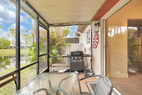 2149 W Discovery Circle W Deerfield Beach FL 33442