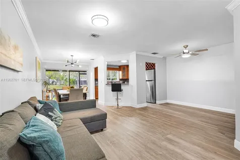 2149 W Discovery Circle W Deerfield Beach FL 33442