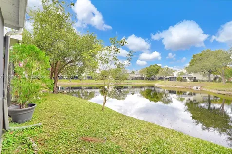 2149 W Discovery Circle W Deerfield Beach FL 33442
