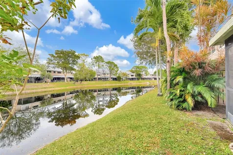 2149 W Discovery Circle W Deerfield Beach FL 33442