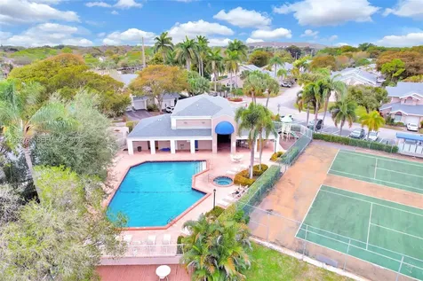 2149 W Discovery Circle W Deerfield Beach FL 33442