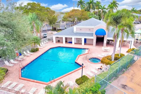 2149 W Discovery Circle W Deerfield Beach FL 33442
