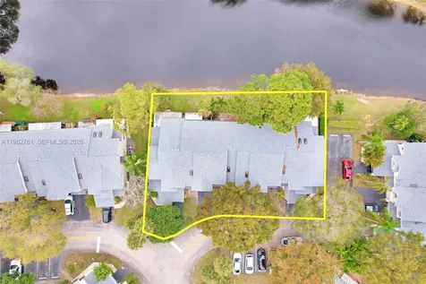 2149 W Discovery Circle W Deerfield Beach FL 33442