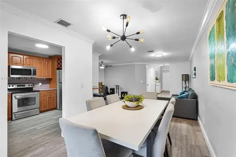 2149 W Discovery Circle W Deerfield Beach FL 33442