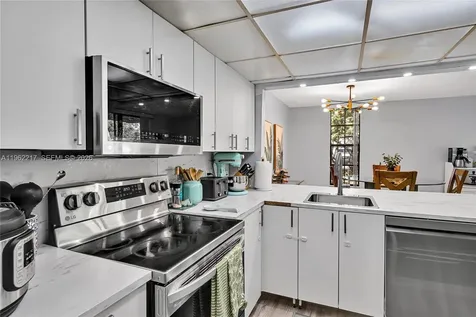 781 SE 1st Way Deerfield Beach FL 33441