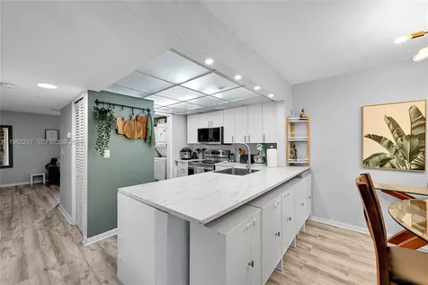 781 SE 1st Way Deerfield Beach FL 33441