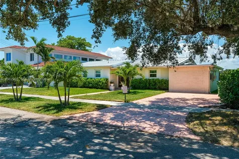21320 NE 25th Court Miami FL 33180