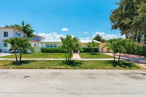 21320 NE 25th Court Miami FL 33180