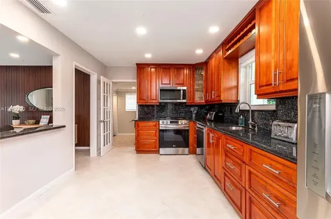21320 NE 25th Court Miami FL 33180
