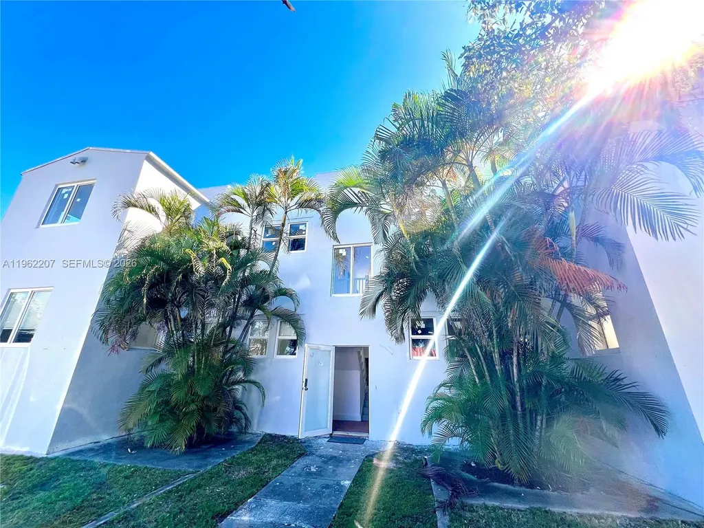 1015 S 17th Avenue Hollywood FL 33020