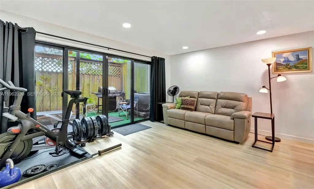 499 SE 13th Street Fort Lauderdale FL 33316