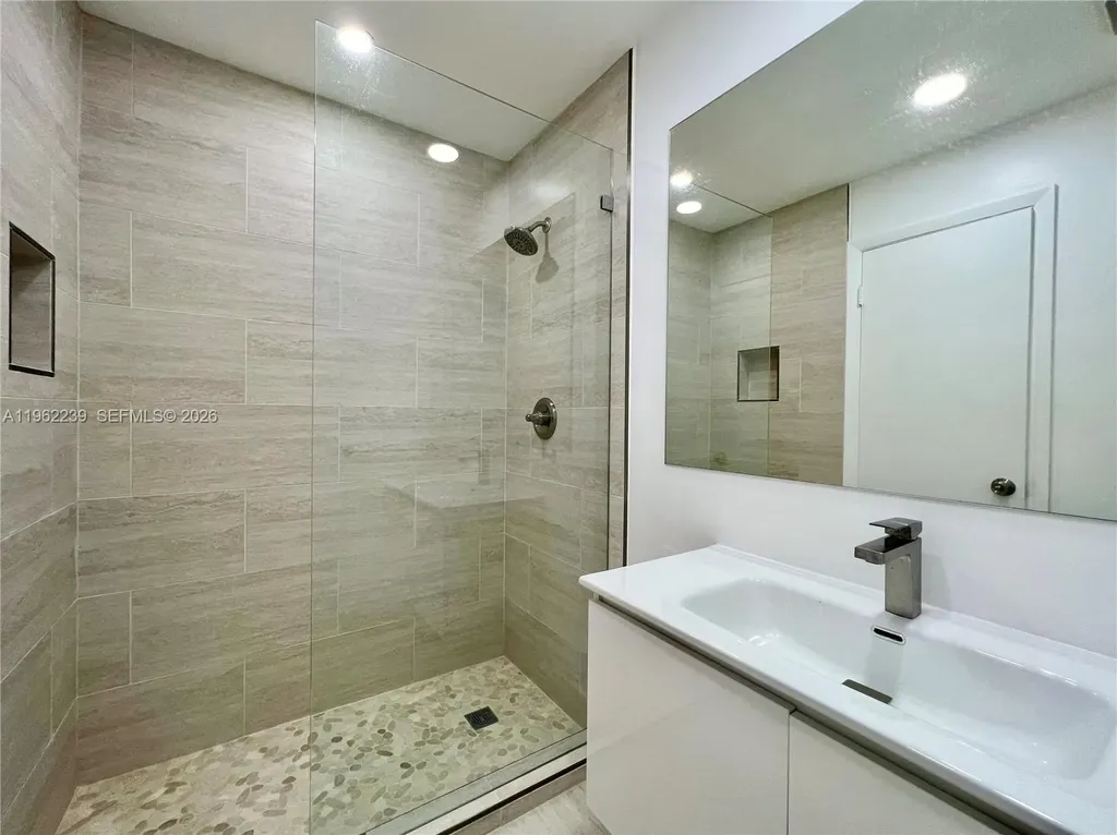 499 SE 13th Street Fort Lauderdale FL 33316