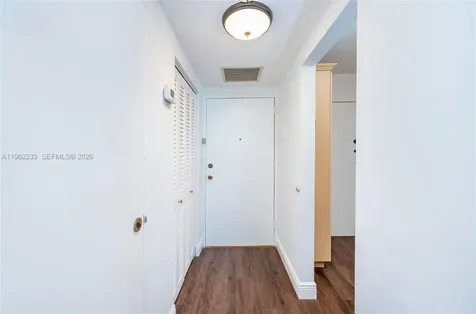 2899 Collins Avenue Miami Beach FL 33140