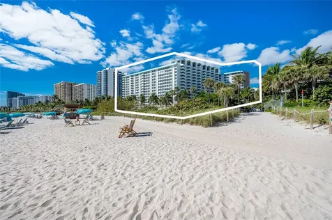 2899 Collins Avenue Miami Beach FL 33140