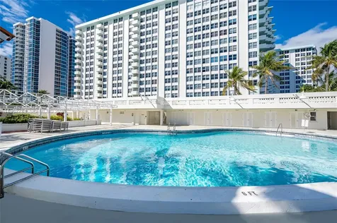 2899 Collins Avenue Miami Beach FL 33140