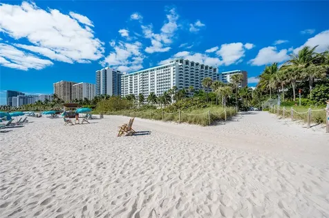 2899 Collins Avenue Miami Beach FL 33140