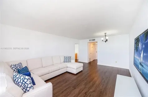 2899 Collins Avenue Miami Beach FL 33140