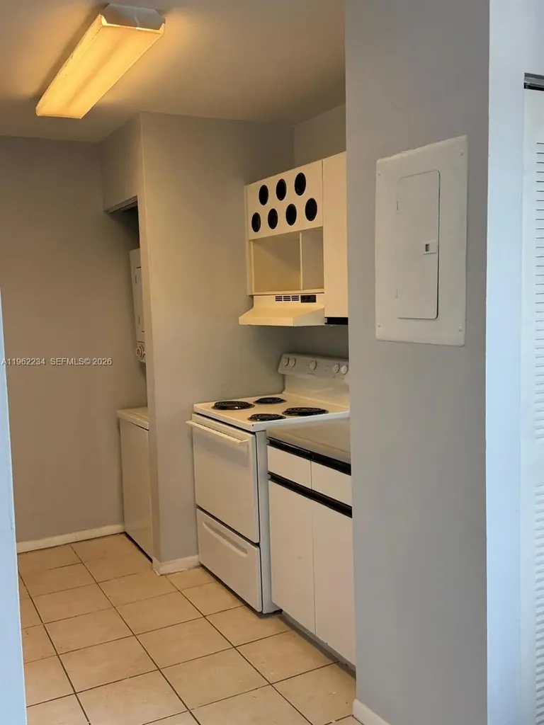 8710 SW 3rd Street Pembroke Pines FL 33025