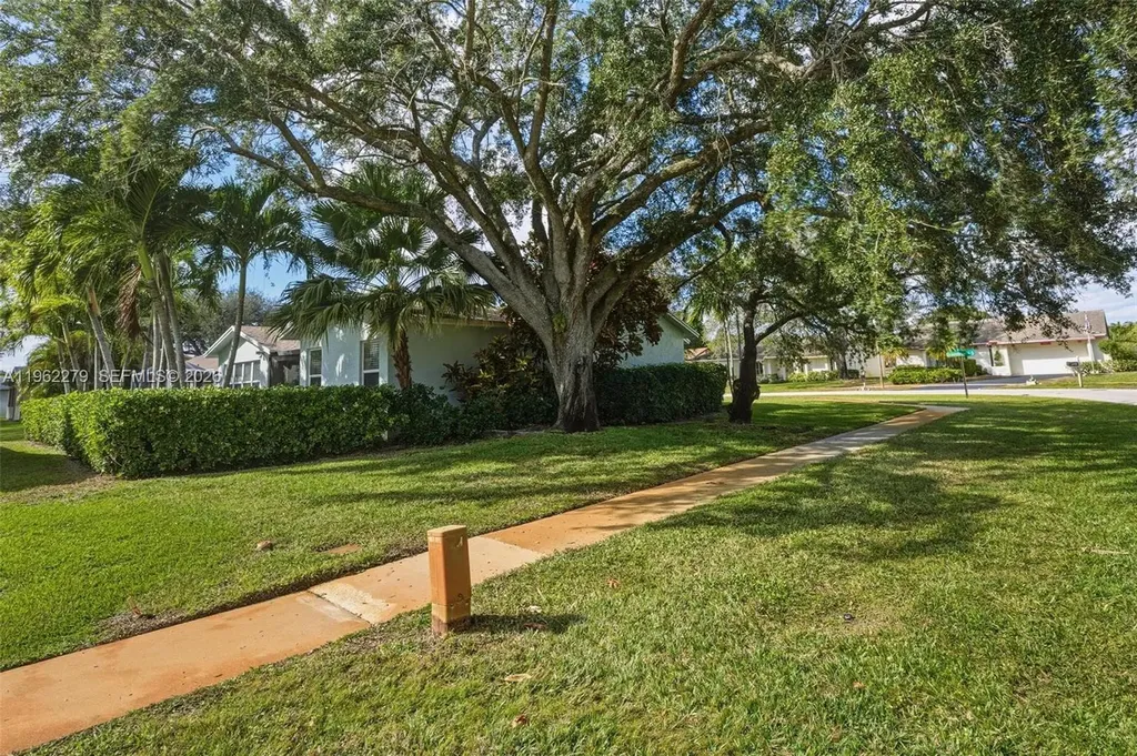 10308 Greenbriar Court Boca Raton FL 33498