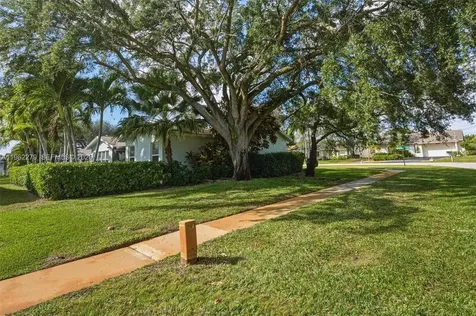 10308 Greenbriar Court Boca Raton FL 33498