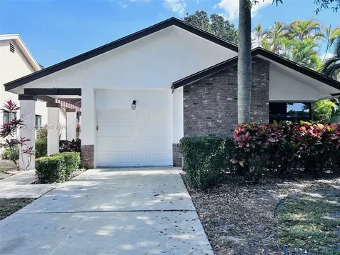 2560 Calamondin Circle Coconut Creek FL 33063