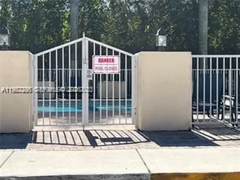 10012 NW 7th Street Miami FL 33172