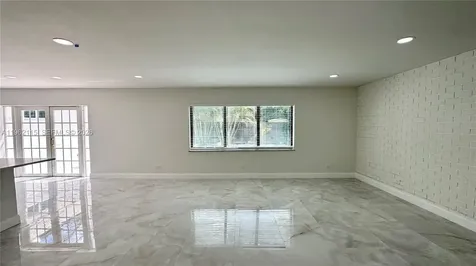40 NW 125th Street North Miami FL 33168