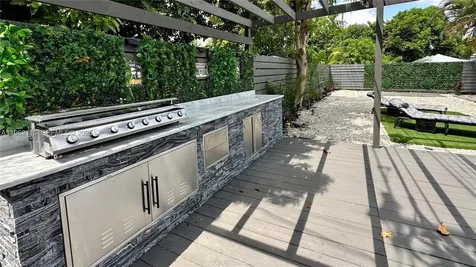 40 NW 125th Street North Miami FL 33168