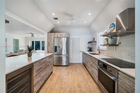 621 86th Street Miami Beach FL 33141