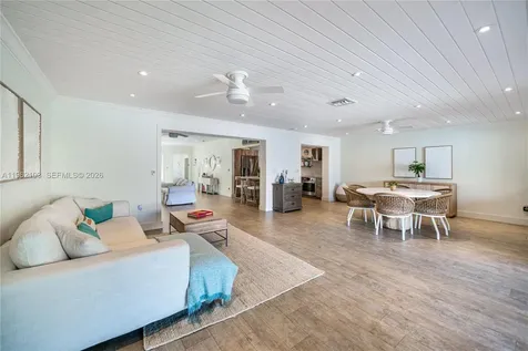 621 86th Street Miami Beach FL 33141