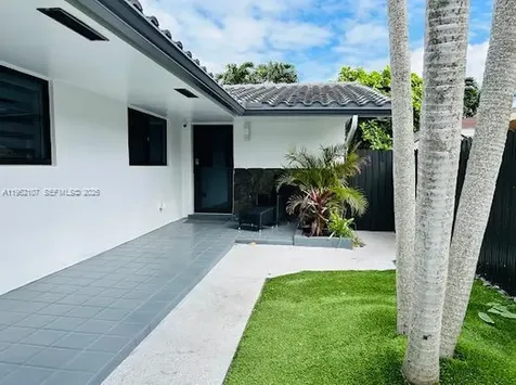 1851-1853 NW 22nd Place Miami FL 33125
