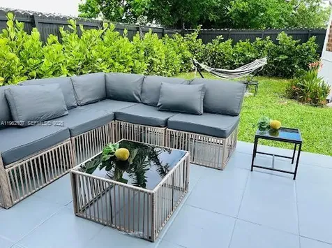 1851-1853 NW 22nd Place Miami FL 33125
