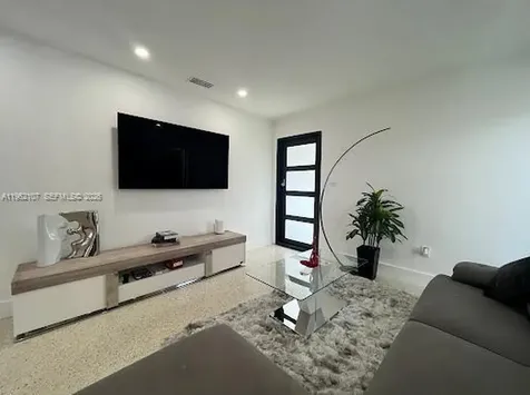 1851-1853 NW 22nd Place Miami FL 33125