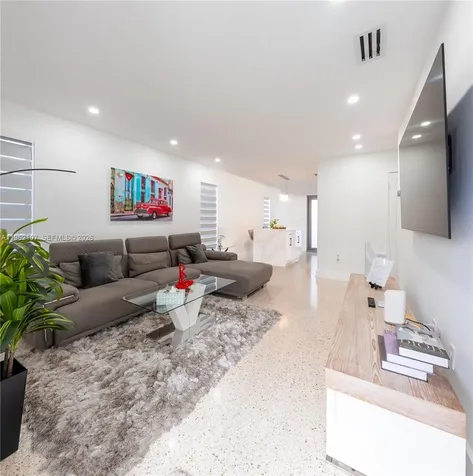 1851-1853 NW 22nd Place Miami FL 33125