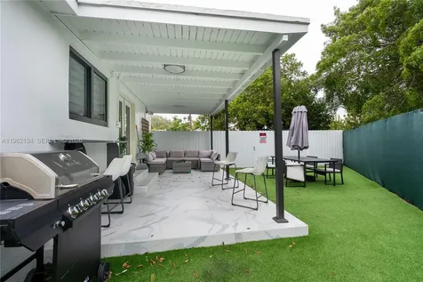 2840-2842 NW 13th Street Miami FL 33125