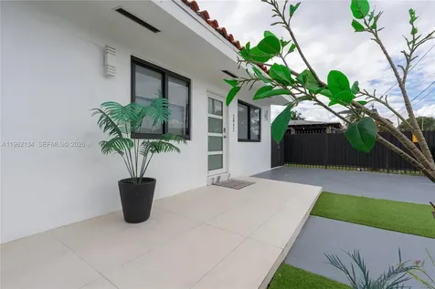 2840-2842 NW 13th Street Miami FL 33125