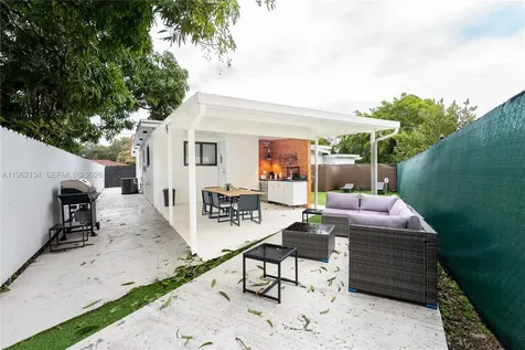 2840-2842 NW 13th Street Miami FL 33125